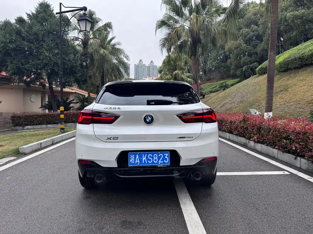 BMW X2 宝马X2 2022款 xDrive25 i 曜夜版