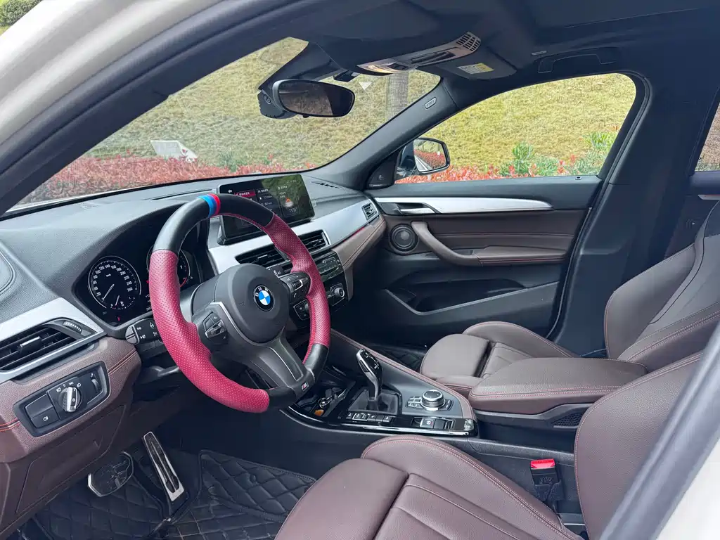 BMW X2 宝马X2 2022款 xDrive25 i 曜夜版