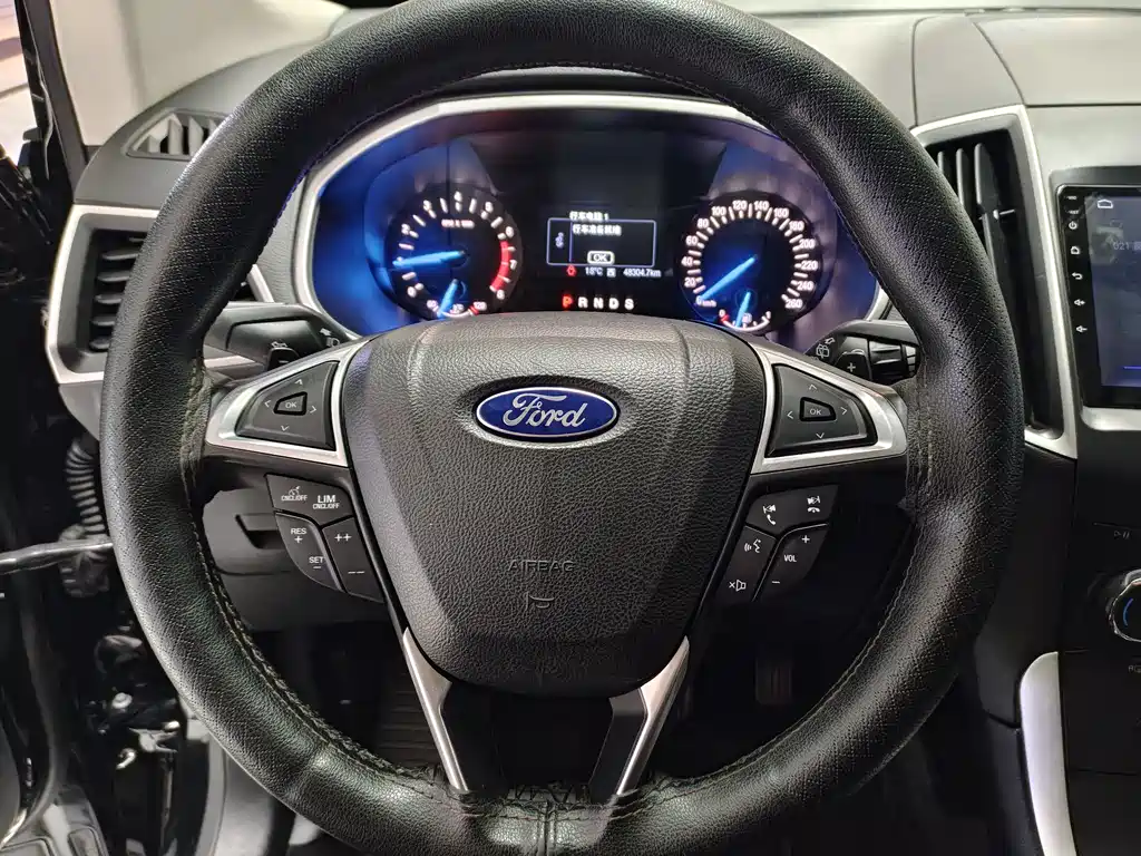 Edge EcoBoost 245 2 WD Platinum Sharp 7-seat CN-V