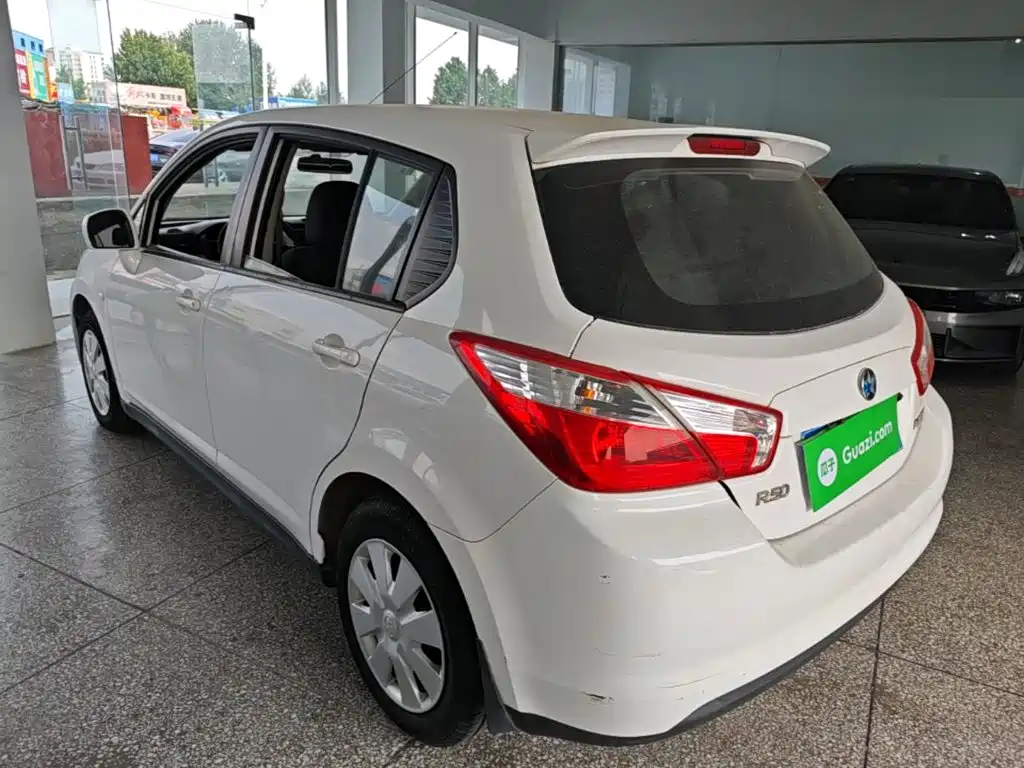 Venucia R50 1.6 L Manual Fashion