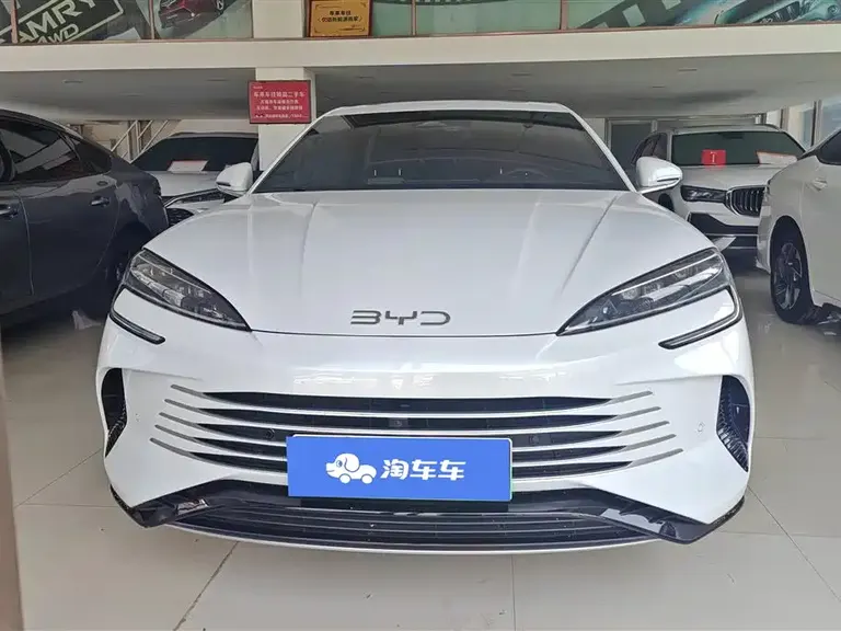 BYD Seal DM-i 1.5 T 121 km Flagship