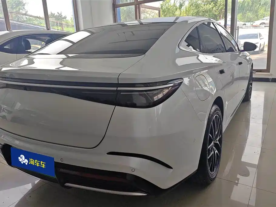 Seal DM-i 1.5 T 121 km Flagship