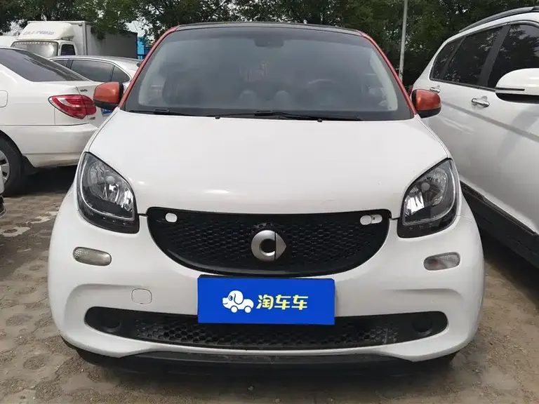 smart forfour 0.9 T 66 kW Pioneer