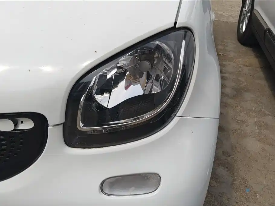 smart forfour 0.9 T 66 kW Pioneer