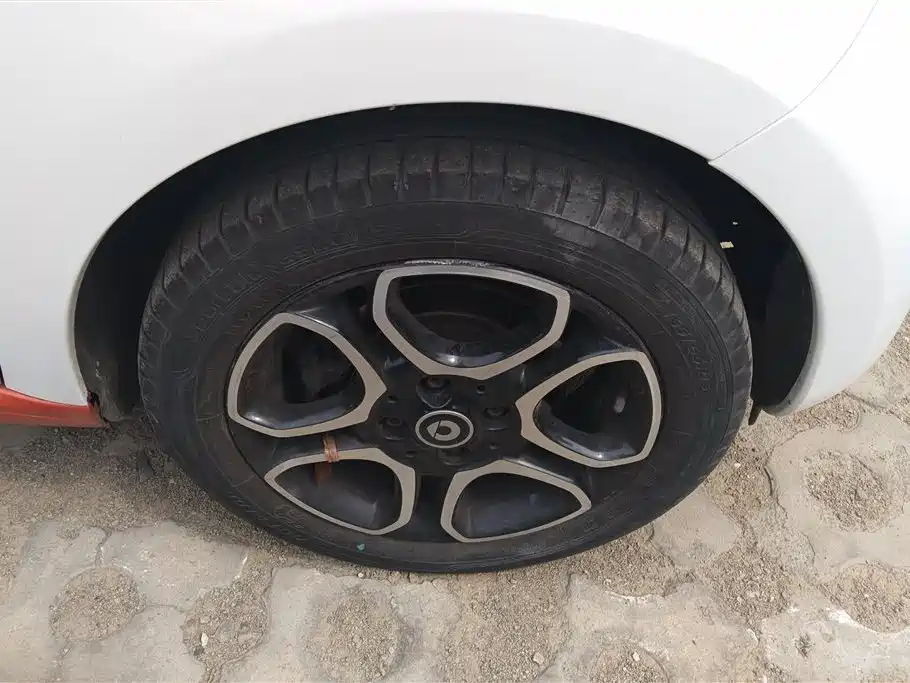 smart forfour 0.9 T 66 kW Pioneer