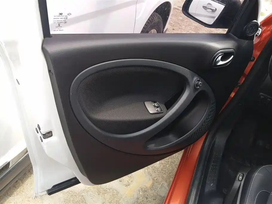 smart forfour 0.9 T 66 kW Pioneer