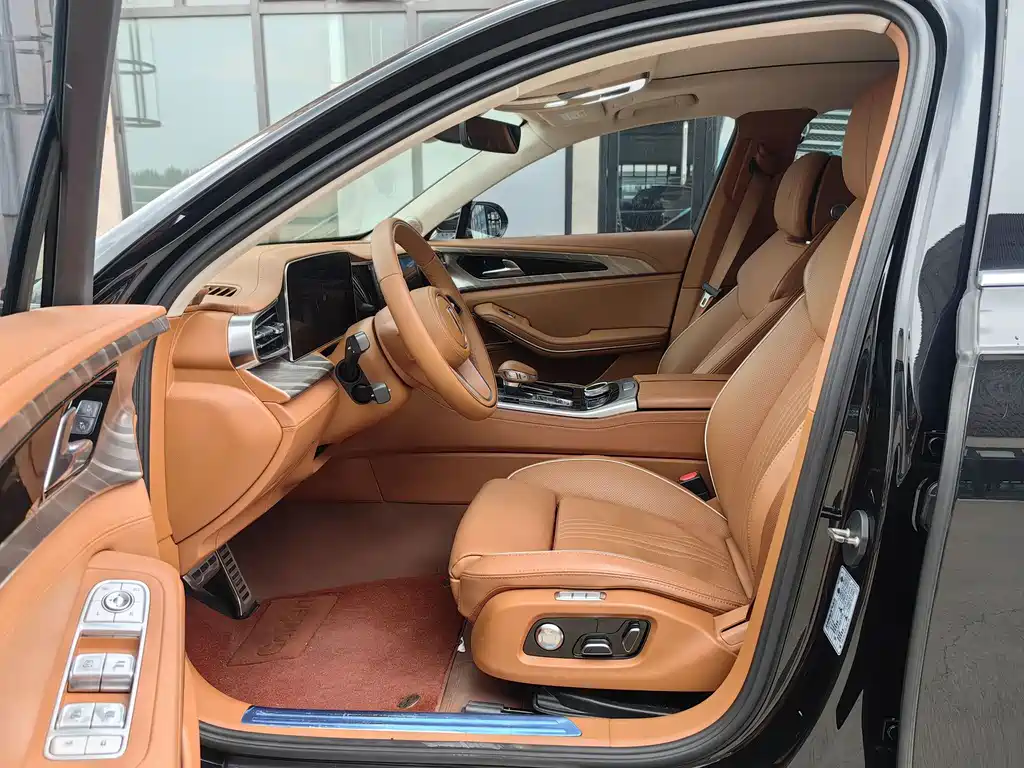 Hongqi H9 2.0 T Connected Flagship Enjoyment