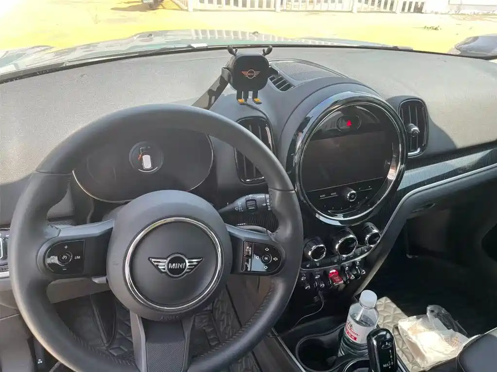 MINI COUNTRYMAN MINI COUNTRYMAN 2023款 1.5 T COOPER ALL4 鉴赏家