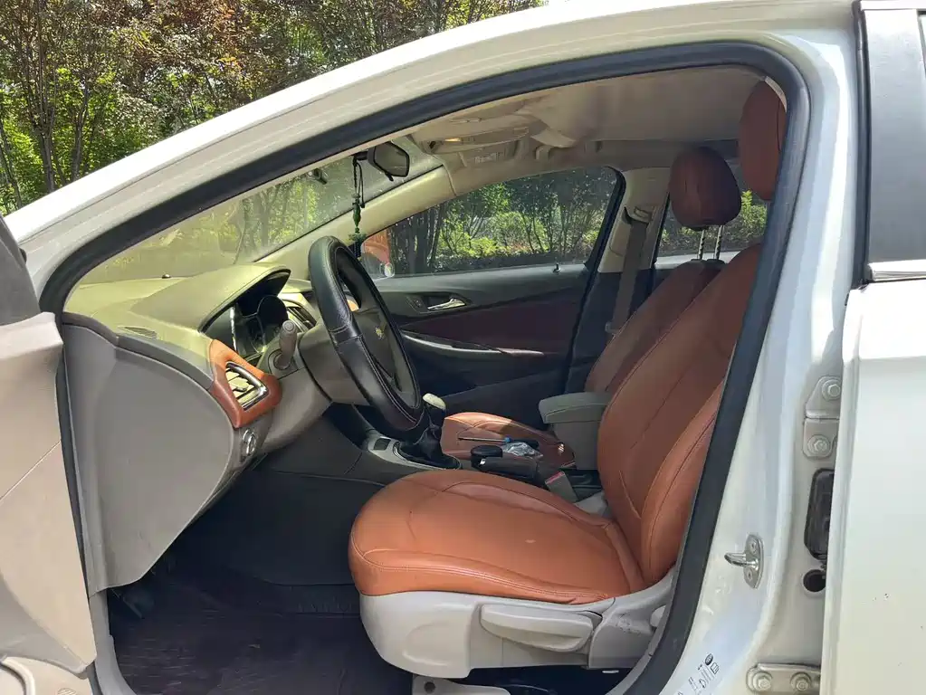 Cruze 科鲁兹 2015款 1.5 L 手动精英版