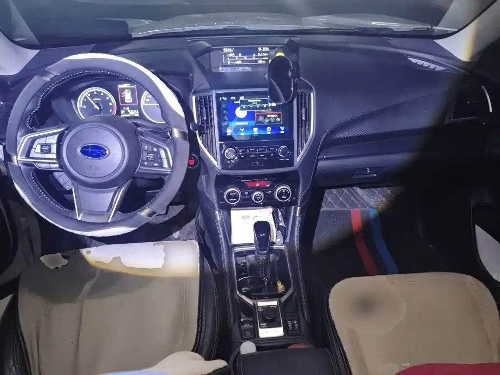Forester 2.0 i Luxury EyeSight