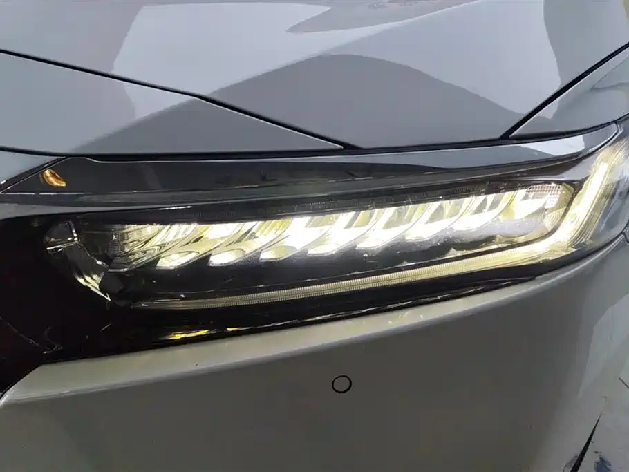 Accord Sharp· Hybrid 2.0 L Sharp Leading