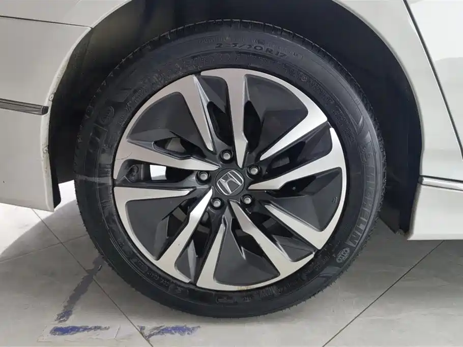 Accord Sharp· Hybrid 2.0 L Sharp Leading