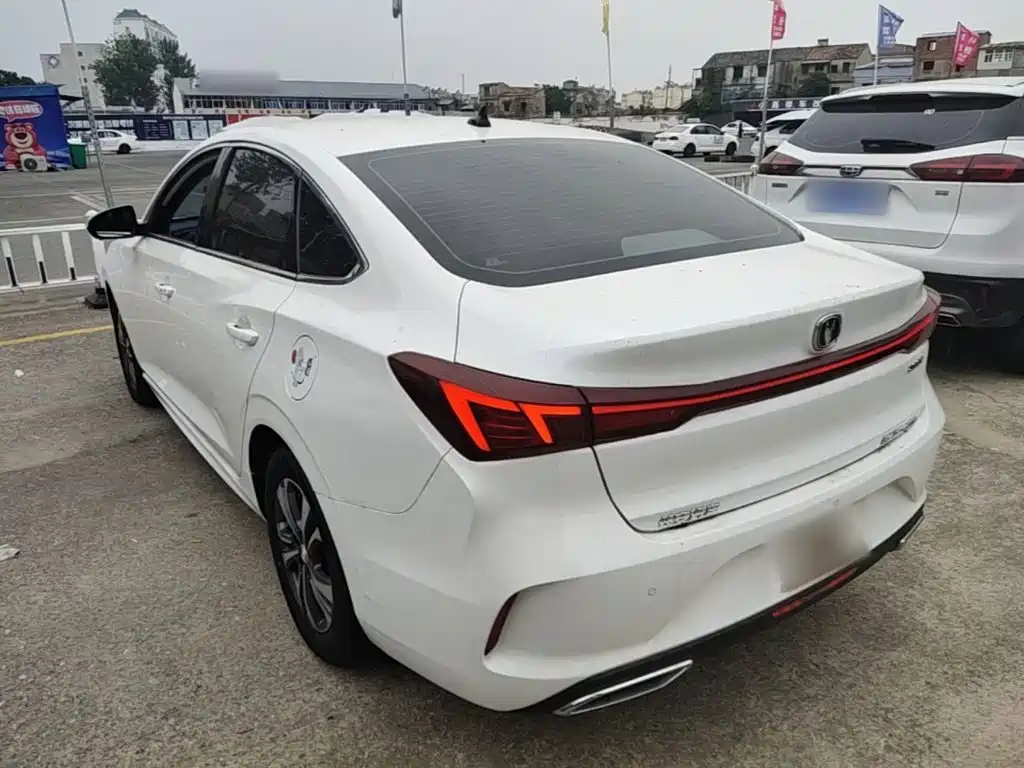 Eado PLUS Blue Whale NE 1.4 T GDI DCT High Energy
