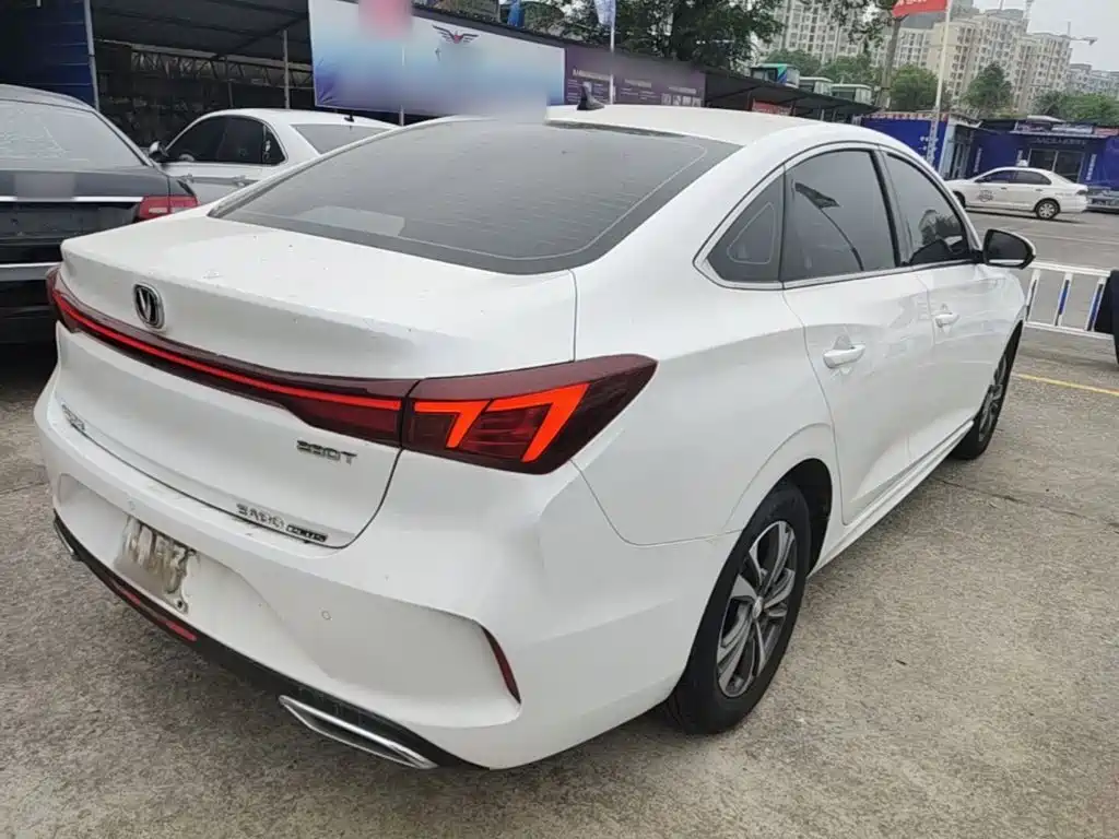 Eado PLUS Blue Whale NE 1.4 T GDI DCT High Energy