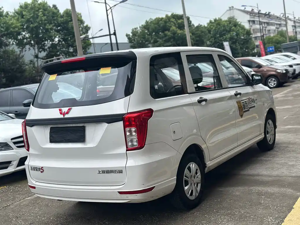 Wuling Hongguang Facelift 1.5 L S Basic Electric Assist LAR