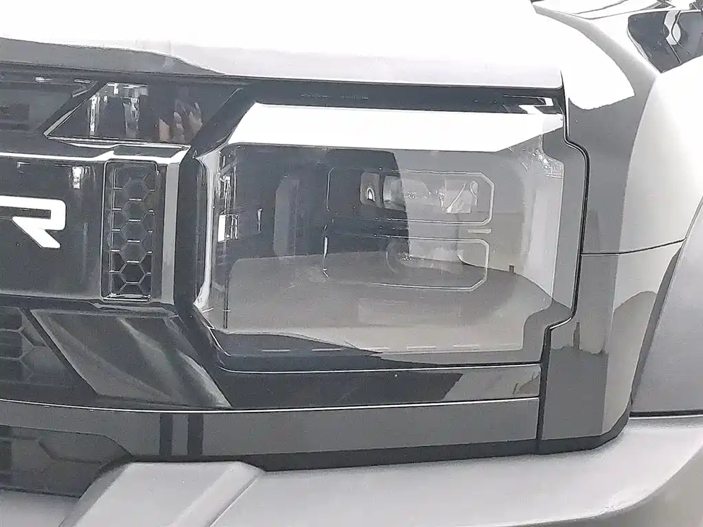 Jetour Traveller 2.0 T 4 WD Cross PRO Entertainment
