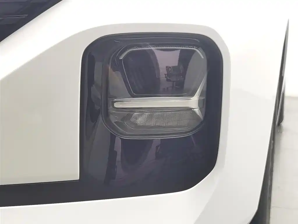 Baojun RC-5 1.5 T CVT Smart Shine Premium