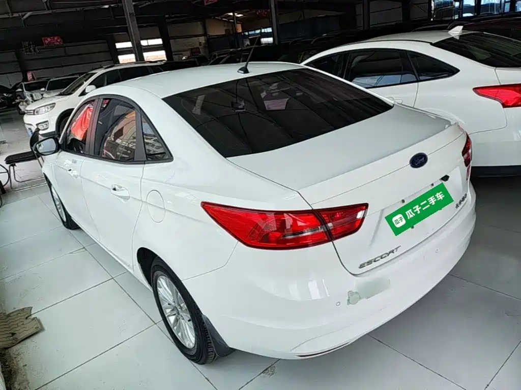 Escort 1.5 L Manual Comfort