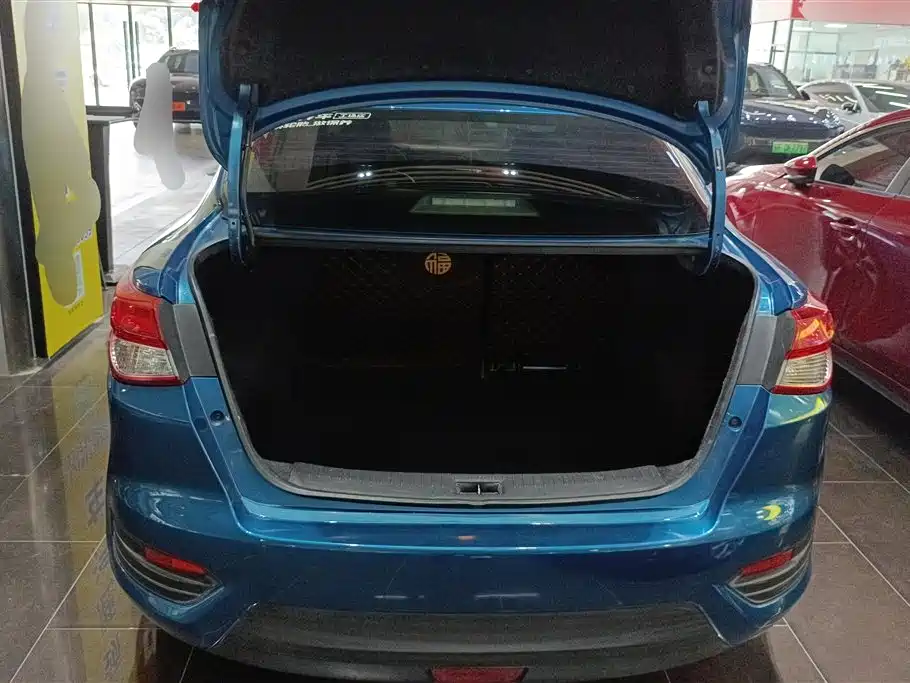 Lannia 1.6 L CVT Smart Cool
