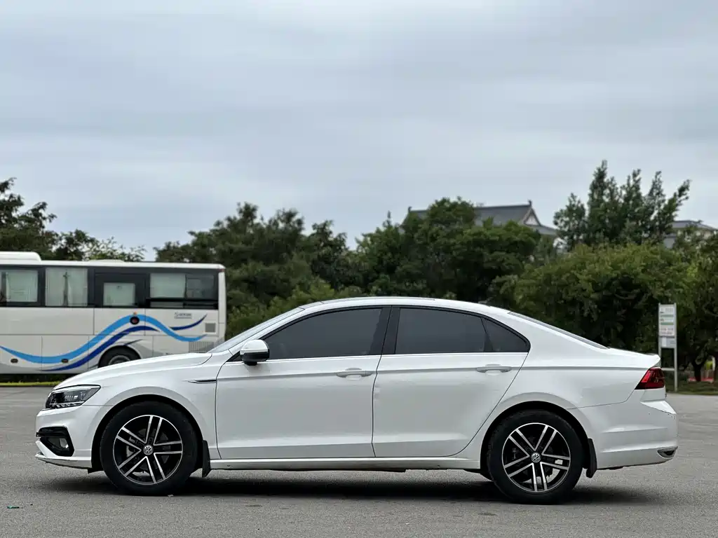 Lamando 280 TSI DSG Comfort