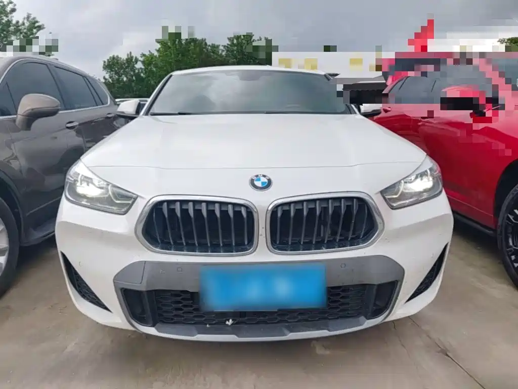 BMW X2 sDrive25 i Leading M Offroad Package