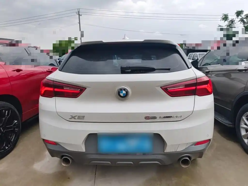 BMW X2 sDrive25 i Leading M Offroad Package