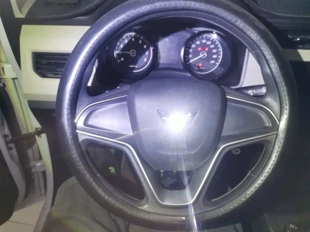 Wuling Hongguang PLUS 1.5 T Manual Comfort 7-seat