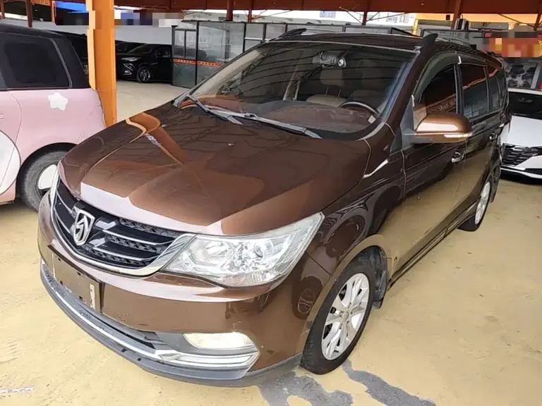 Baojun 730 1.5 L Manual Comfort 7-seat CN-V
