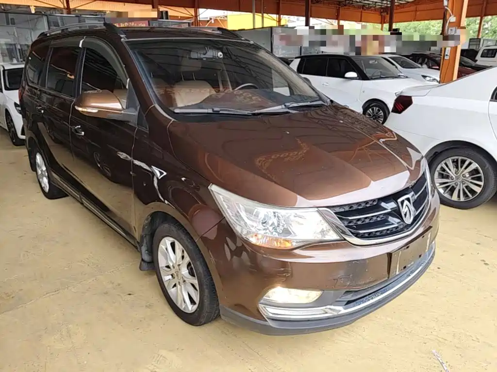 Baojun 730 1.5 L Manual Comfort 7-seat CN-V
