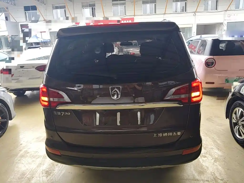 Baojun 730 1.5 L Manual Comfort 7-seat CN-V