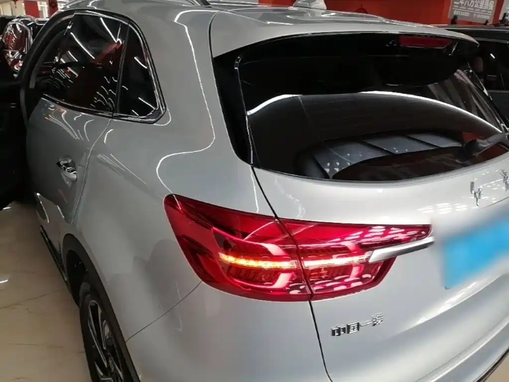 Hongqi HS5 Facelift 2.0 T Connected Flagship Enjoyment