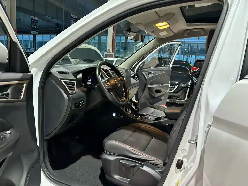 Changan CS75 1.8 T Auto Elite CN-V