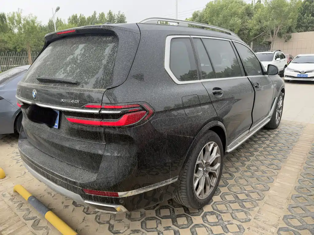 BMW X7 xDrive40 i Leading Luxury Package