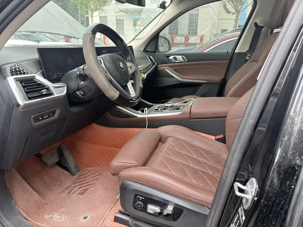 BMW X7 xDrive40 i Leading Luxury Package