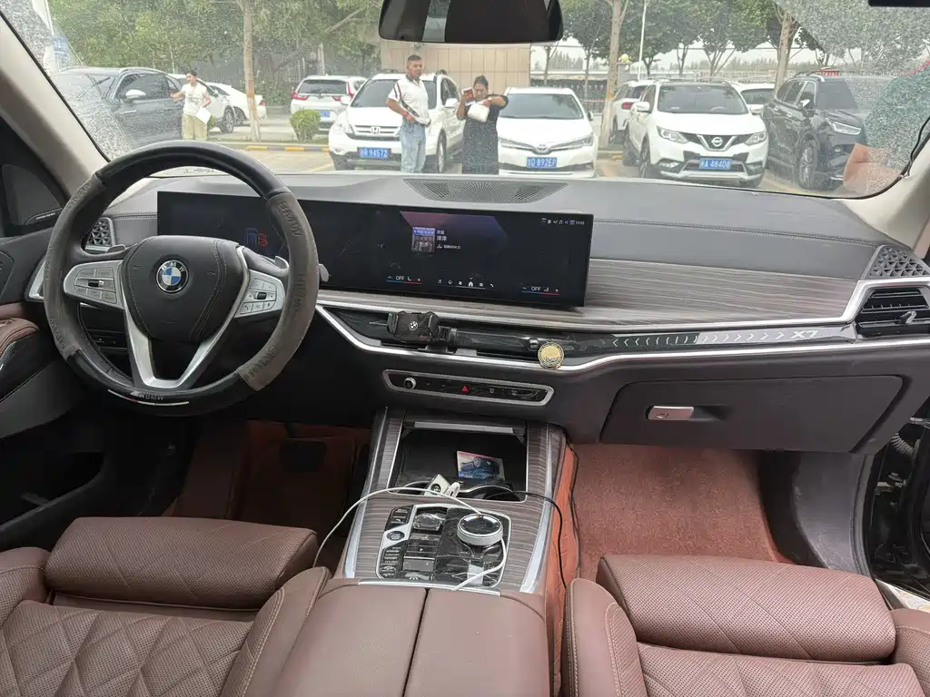 BMW X7 xDrive40 i Leading Luxury Package