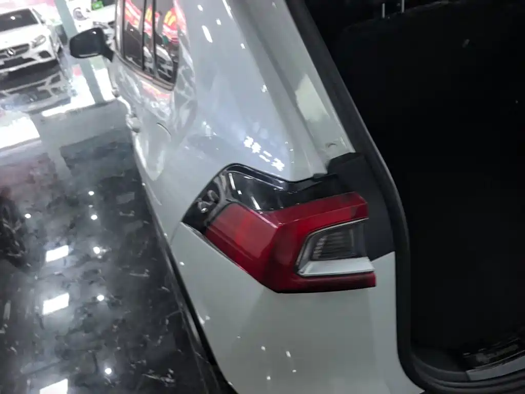 Wildlander 2.0 L CVT 4 WD Luxury