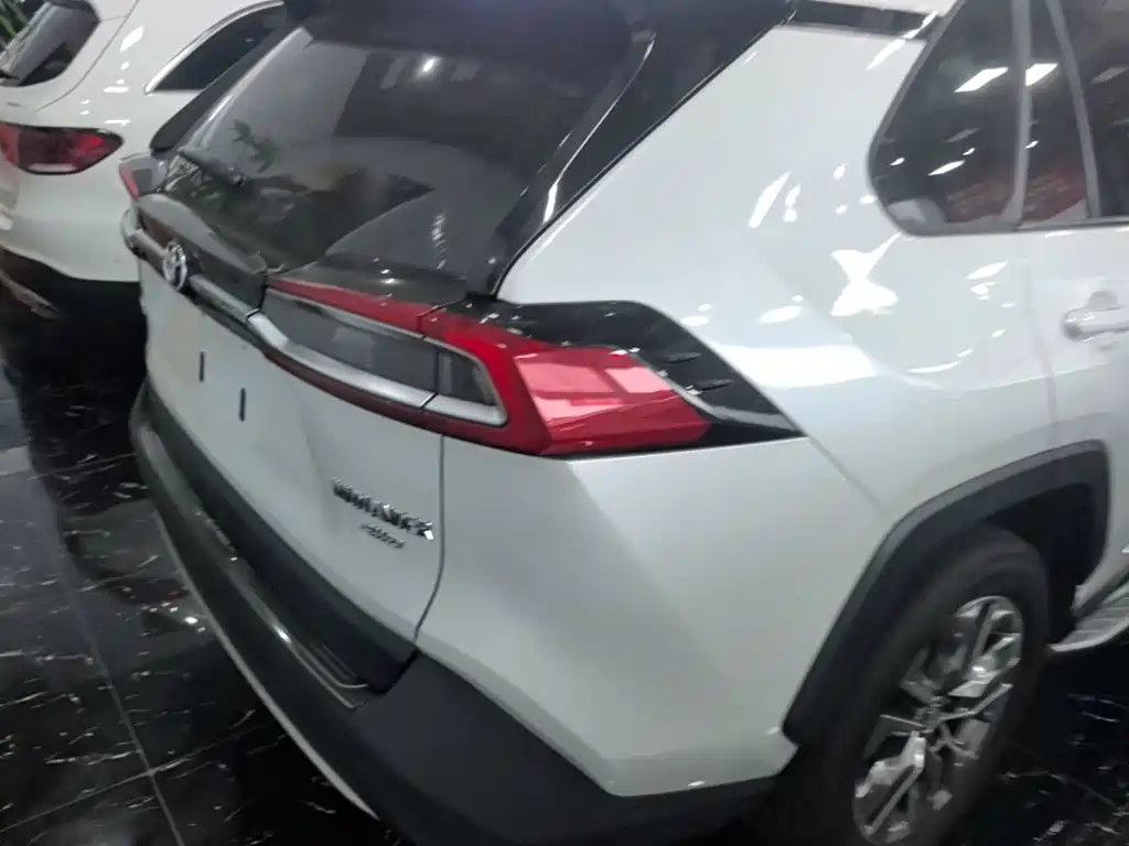 Wildlander 2.0 L CVT 4 WD Luxury