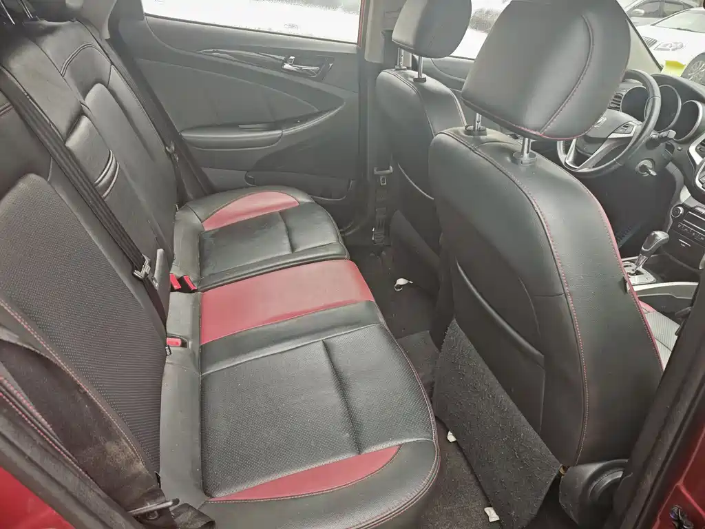 Eado XT 1.6 L Auto Handsome Cool CN-IV