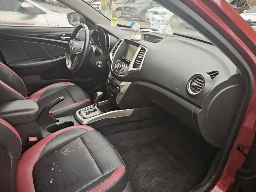 Eado XT 1.6 L Auto Handsome Cool CN-IV