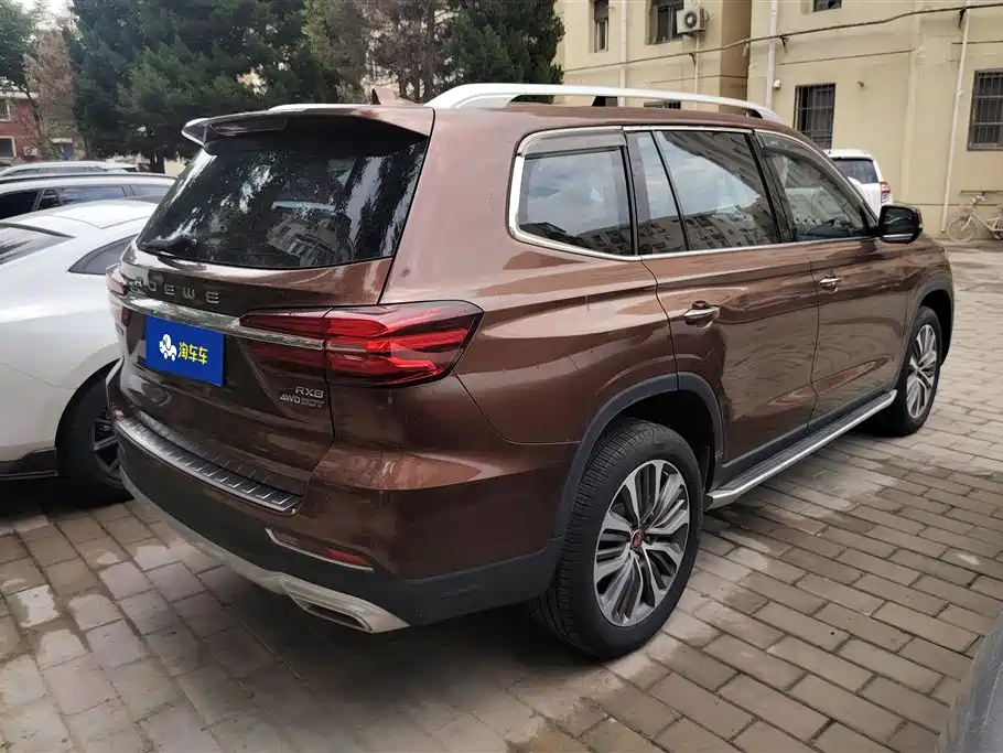 Roewe RX8 30 T Connected 4 WD Supreme