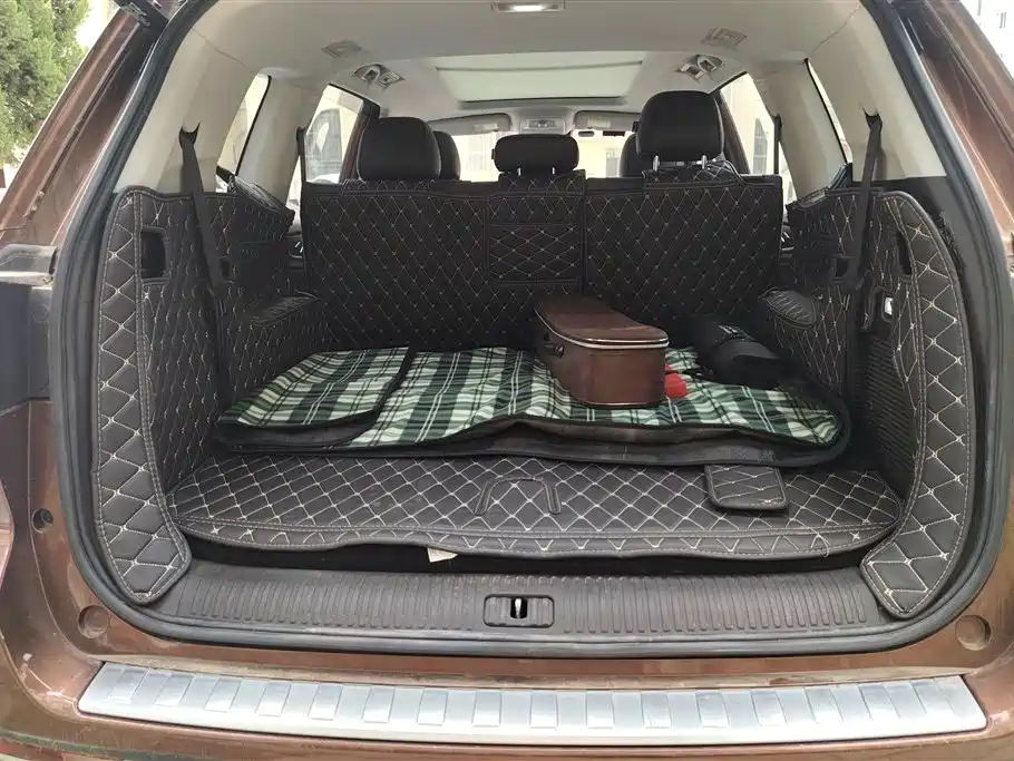 Roewe RX8 30 T Connected 4 WD Supreme