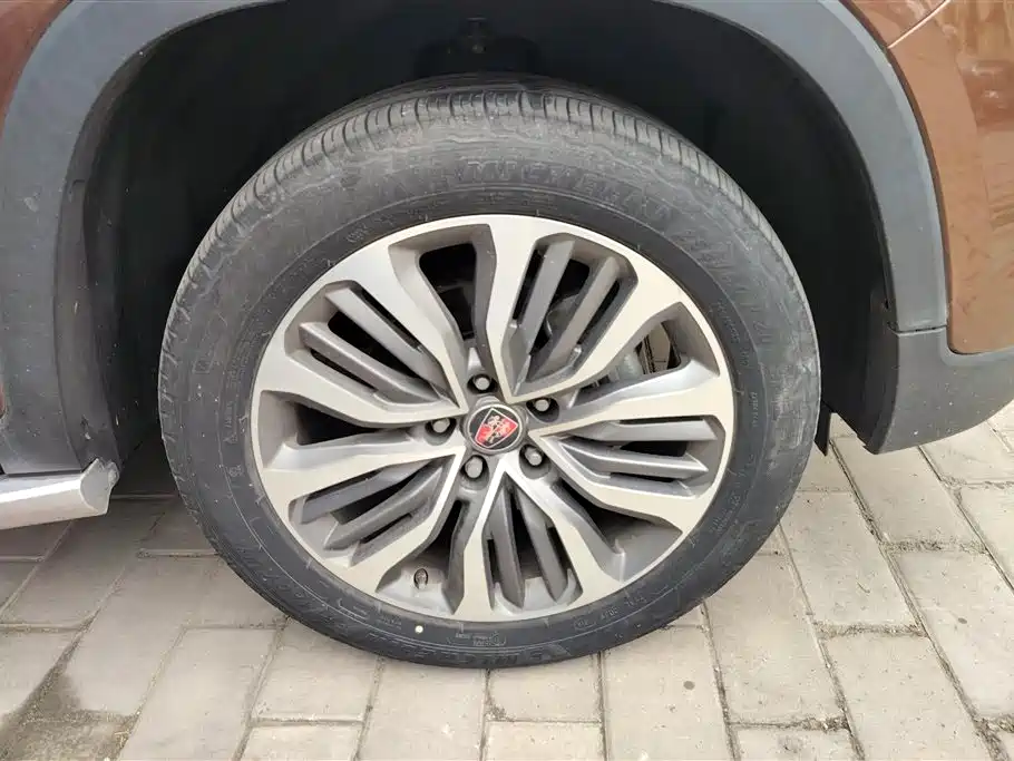 Roewe RX8 30 T Connected 4 WD Supreme