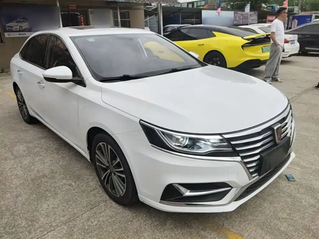 Roewe i6 Classic PLUS 1.6 L CVT 4 G Connected Glory Flagship