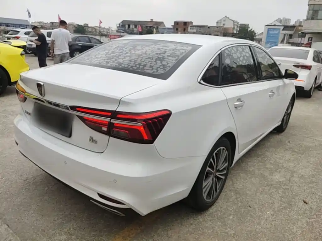 Roewe i6 Classic PLUS 1.6 L CVT 4 G Connected Glory Flagship