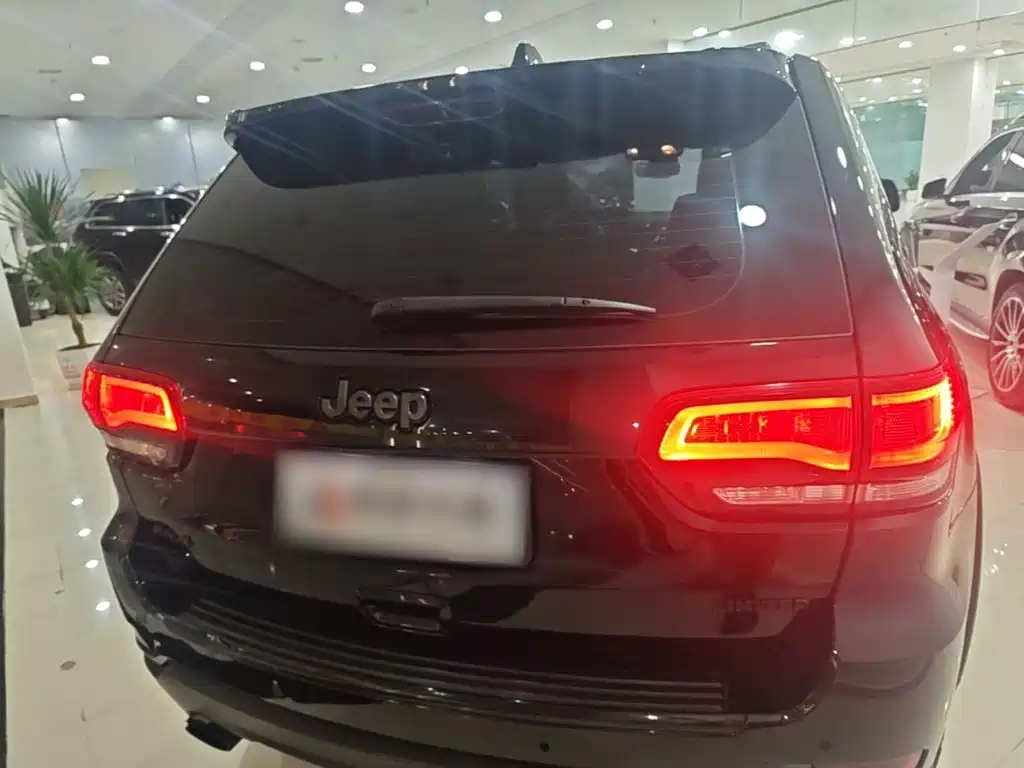 Grand Cherokee (Import) 3.0 L Elite Navigation