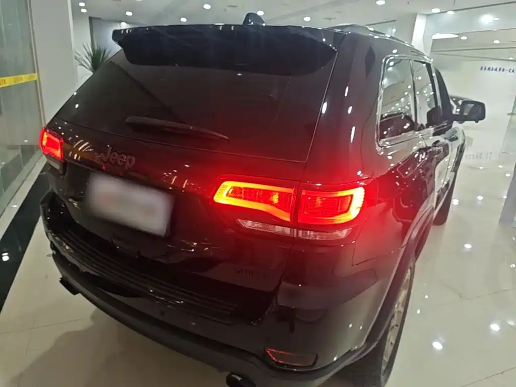 Grand Cherokee (Import) 3.0 L Elite Navigation