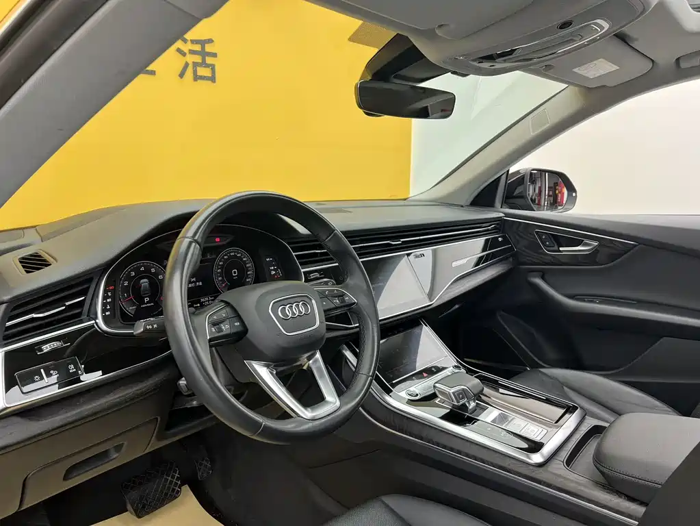 Audi Q8 55 TFSI Luxury Dynamic