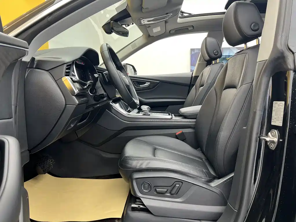 Audi Q8 55 TFSI Luxury Dynamic