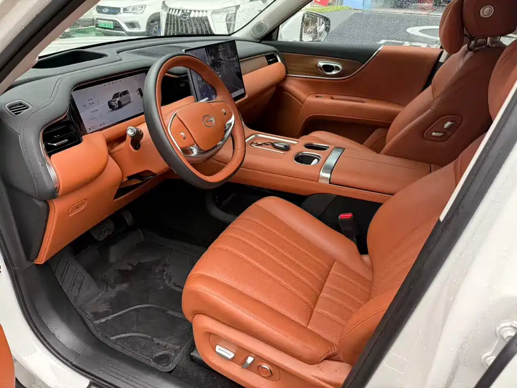 Trumpchi Xiangwang S9 Qiankun UItra 6-seat