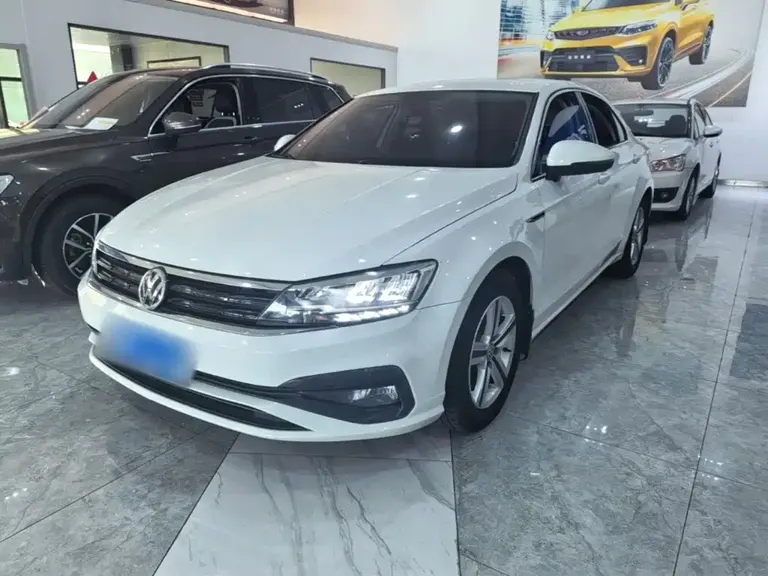 Volkswagen Lamando 230 TSI DSG Style CN-V